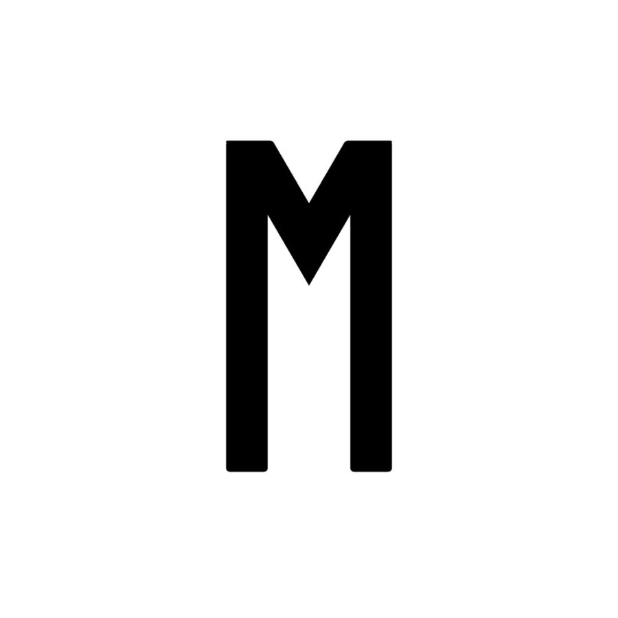 Lettera adesiva M 4R nera